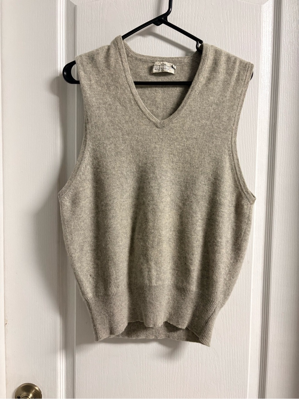 Cashmere Vintage Classic V-Neck Sweater Vest in Light Heather Gray